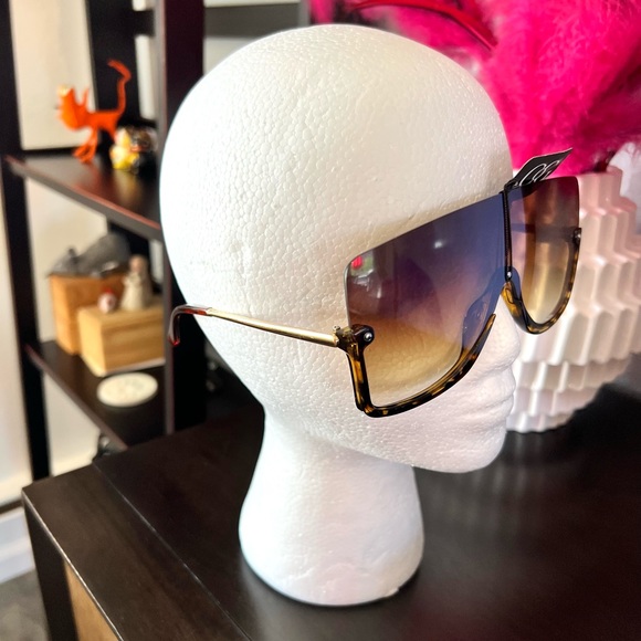 CG New York Tortoise Sunglasses - Picture 3 of 6